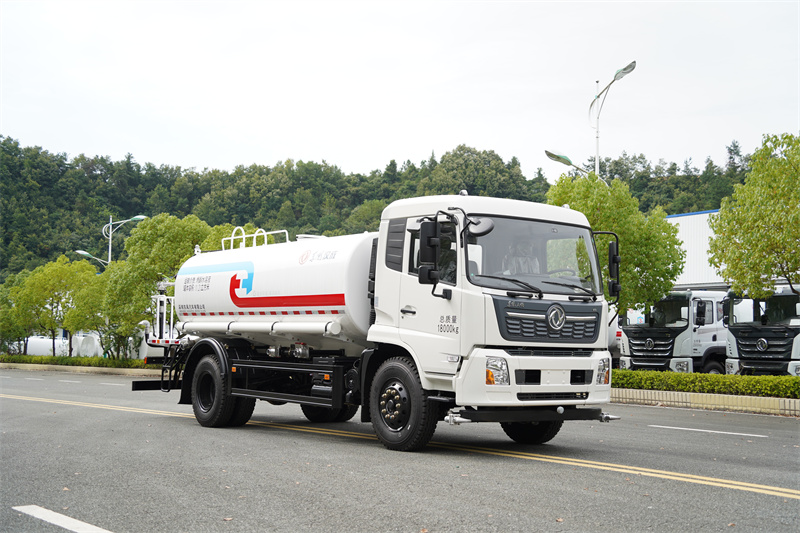 東風天錦VR灑水車 15方（燃油車） EQ5183GPSSDF6